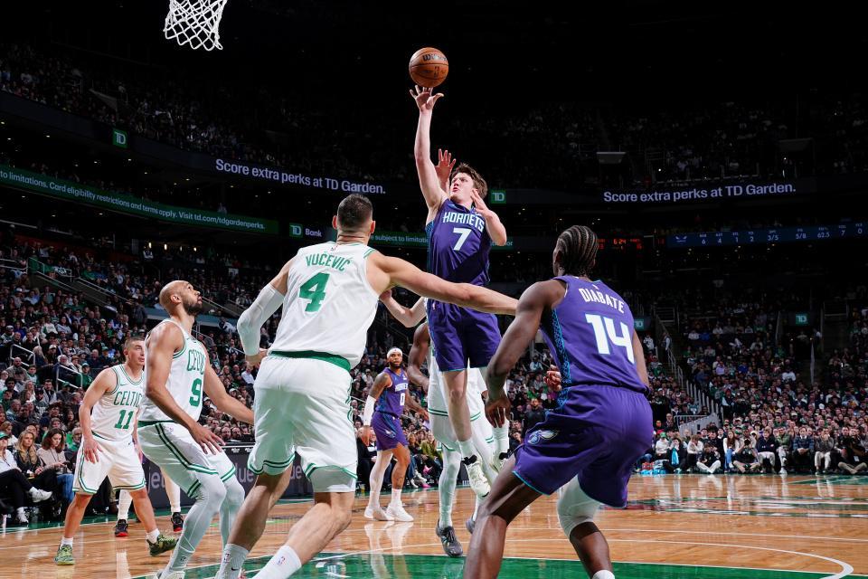 v体育app-19战16胜,黑马29分大胜东部第二!4号秀平乔丹神纪录+4换2淘到宝